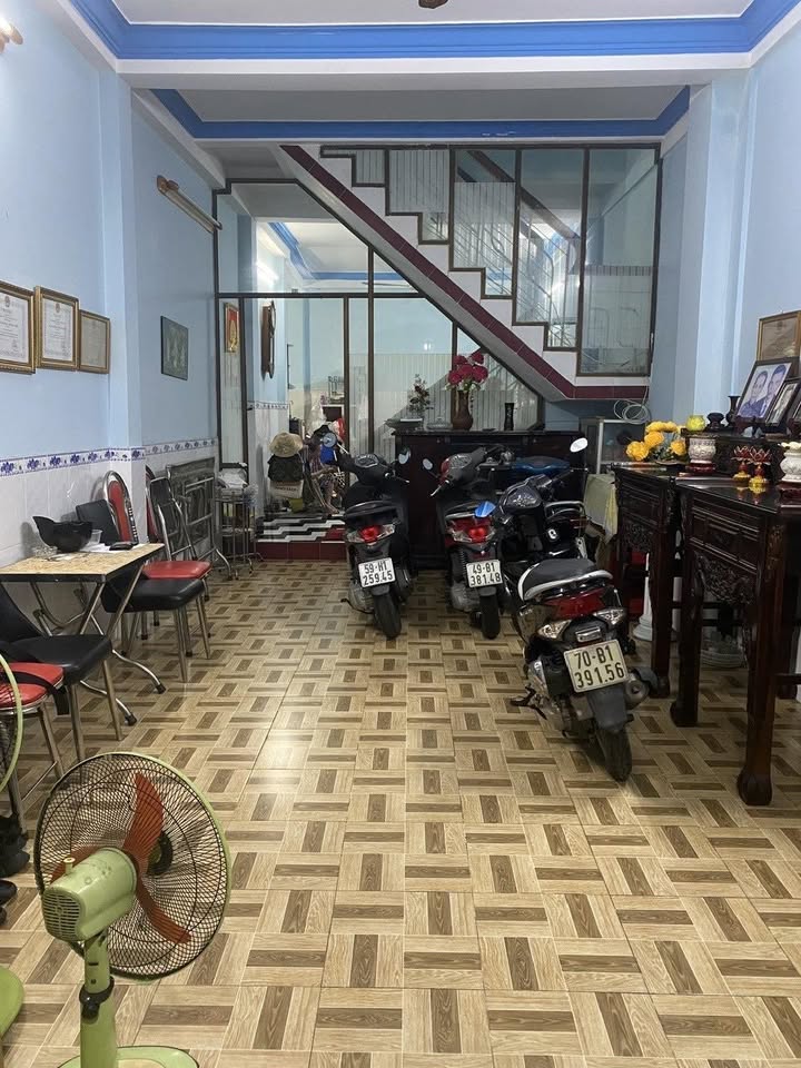 Nhà Phố Phan Xích Long, Phú Nhuận 67m² giá 9.6 tỷ - Ô tô đỗ cửa, đầy đủ tiện ích!