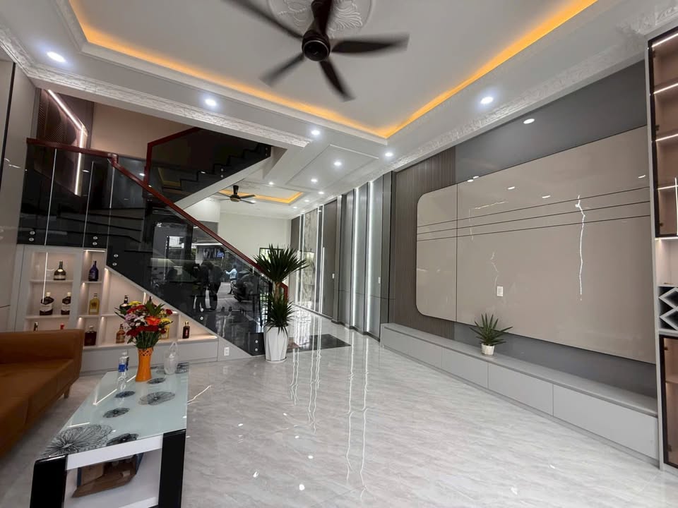 Bán nhà mặt tiền Nguyễn Đức Thiệu Dĩ An 88m² giá 6.5 tỷ - Vị trí đẹp, kinh doanh thuận lợi!