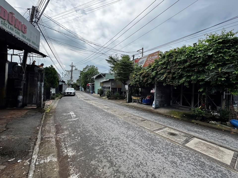 Bán gấp FrontHouse 105m² mặt tiền đường Nguyễn Hiền, Dĩ An - Giá chỉ 4.28 tỷ!