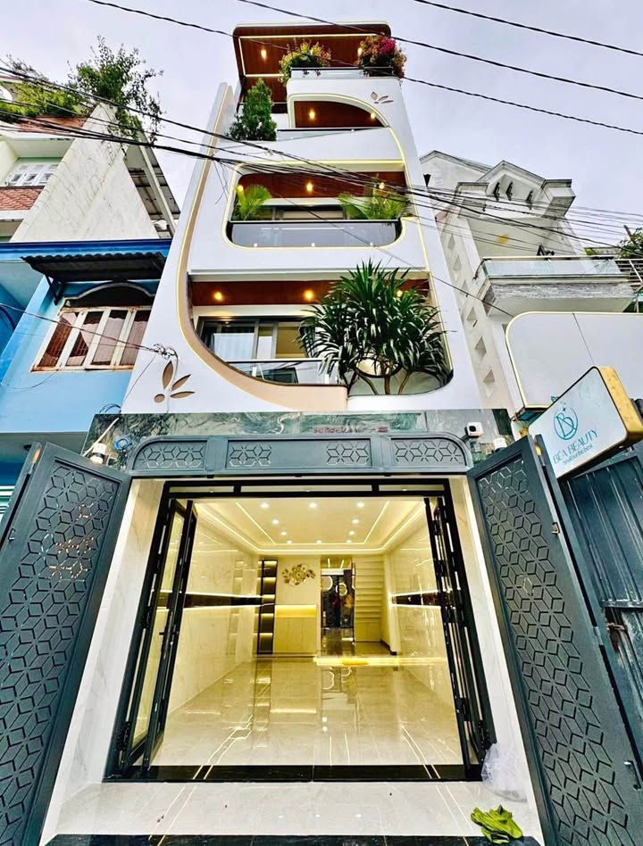 Nhà phố Xuân Đỉnh 31m² x 6T giá 8 tỷ - Ô tô vào tận nơi!