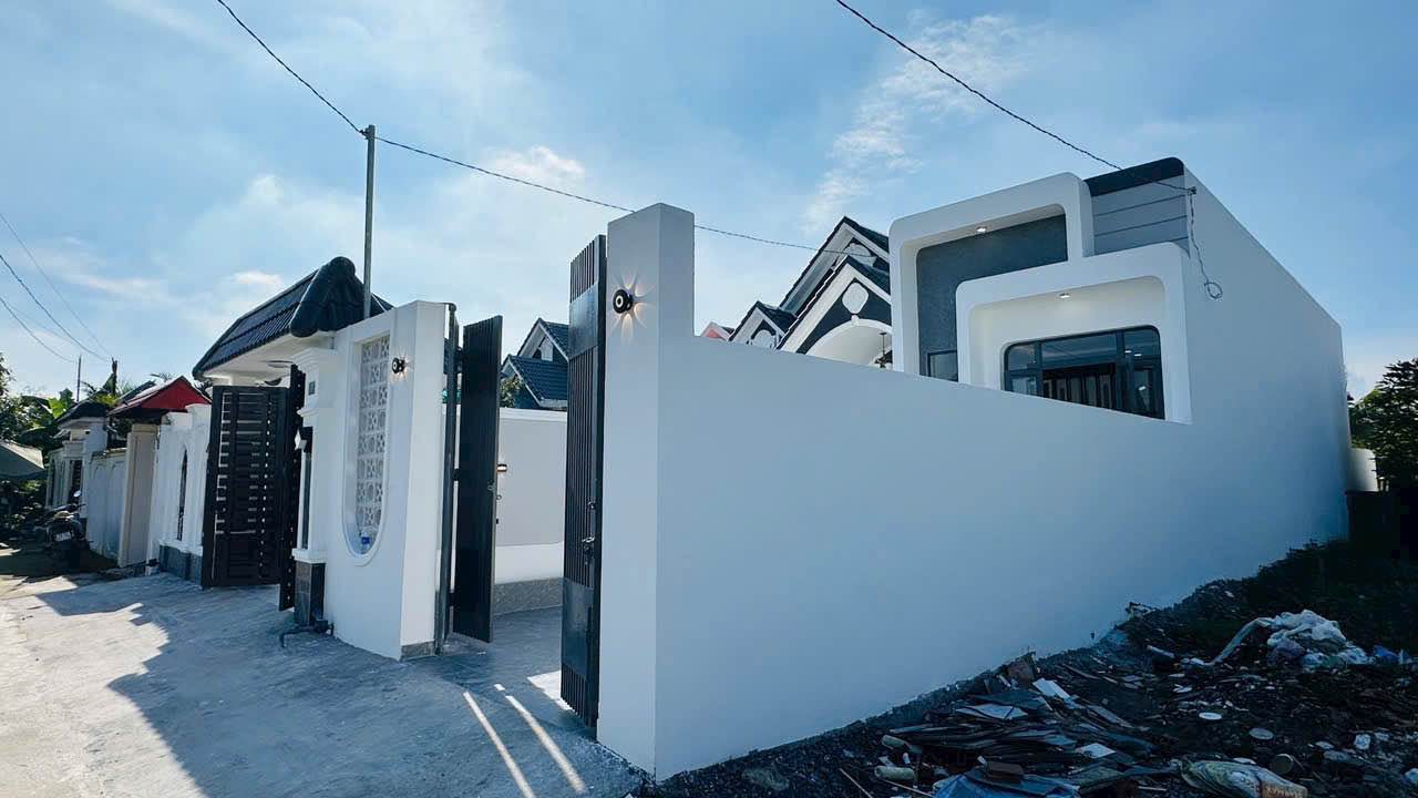 Nhà Phước Lý, Cần Giuộc 144m² giá 1.9 tỷ - Nhà mới sạch đẹp, vào ở ngay!