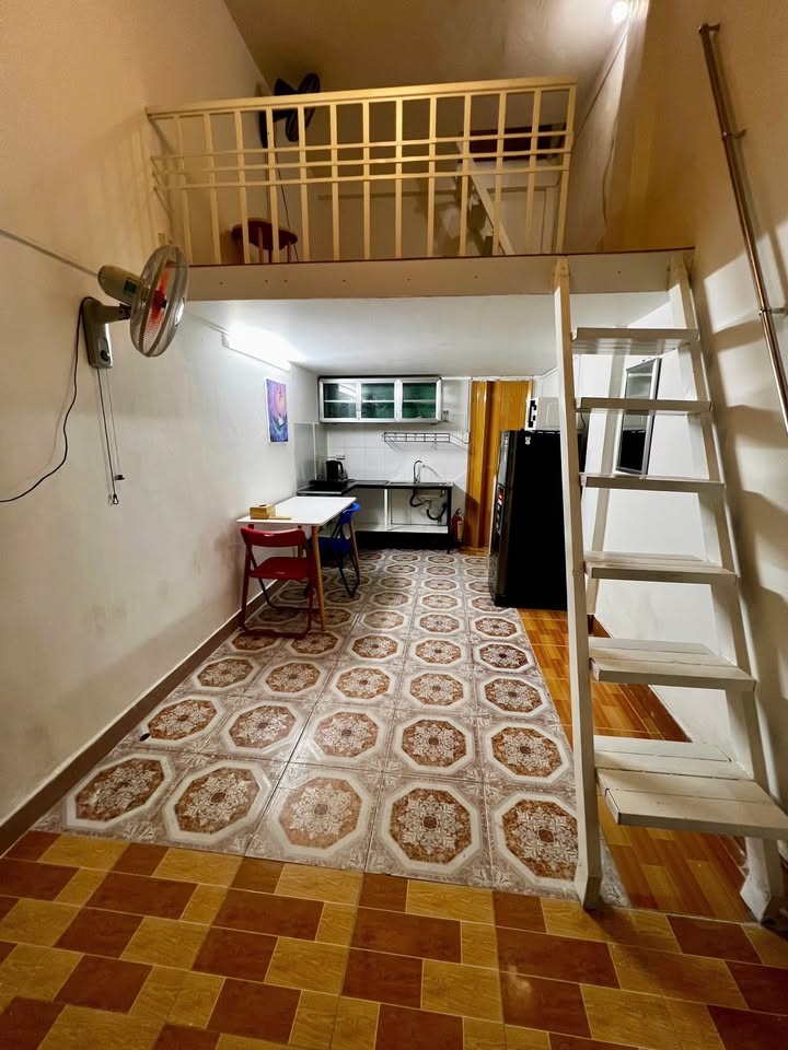 Nhà nguyên căn Nguyễn Trãi, Quận 1, 22m² giá 10.5 triệu - Phù hợp gia đình trẻ!