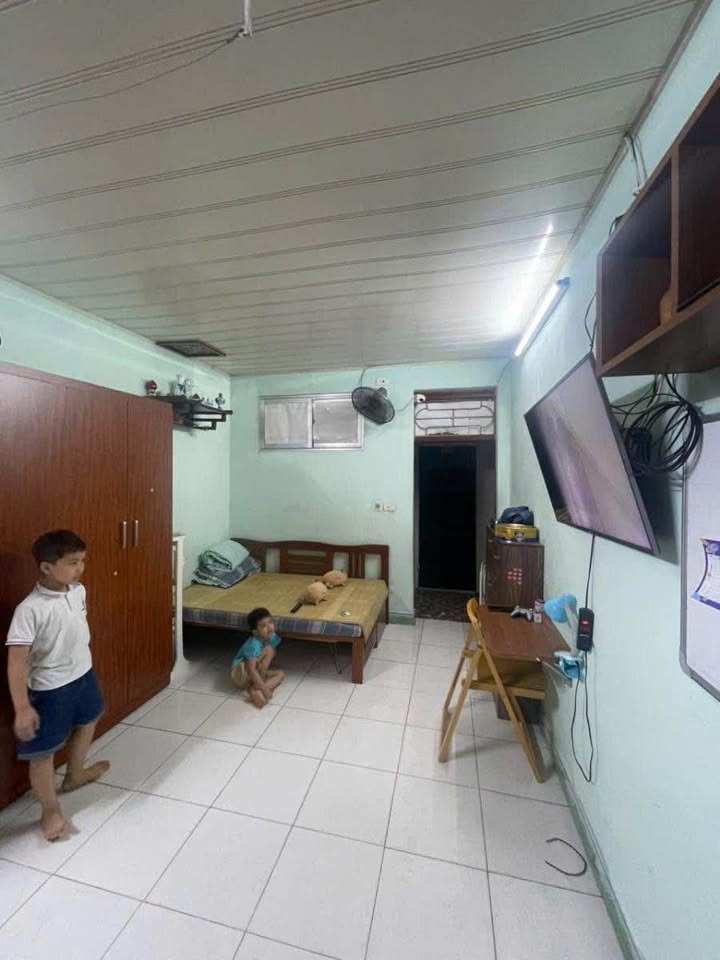 Căn hộ tập thể tầng 4 Lương Ngọc Quyến 35m² giá chỉ 2.15 tỷ - Vị trí đắc địa gần ĐH Hà Nội!