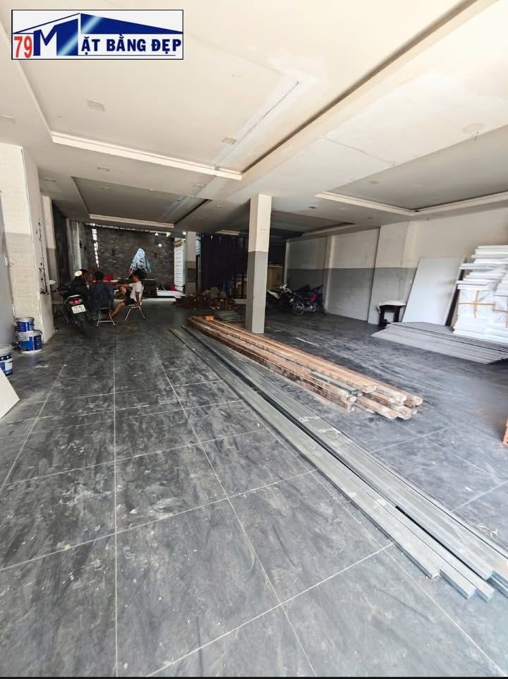 Cho thuê nhà nguyên căn mặt tiền Hoàng Văn Thụ, Nha Trang 200m² - Phù hợp làm spa, văn phòng