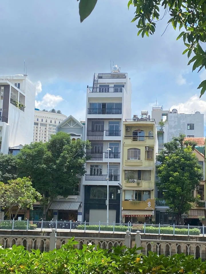 Nhà phố mặt tiền Hoàng Sa, quận 3, diện tích 92.4m² giá 32.5 tỷ - Đầu tư sinh lời ổn định!