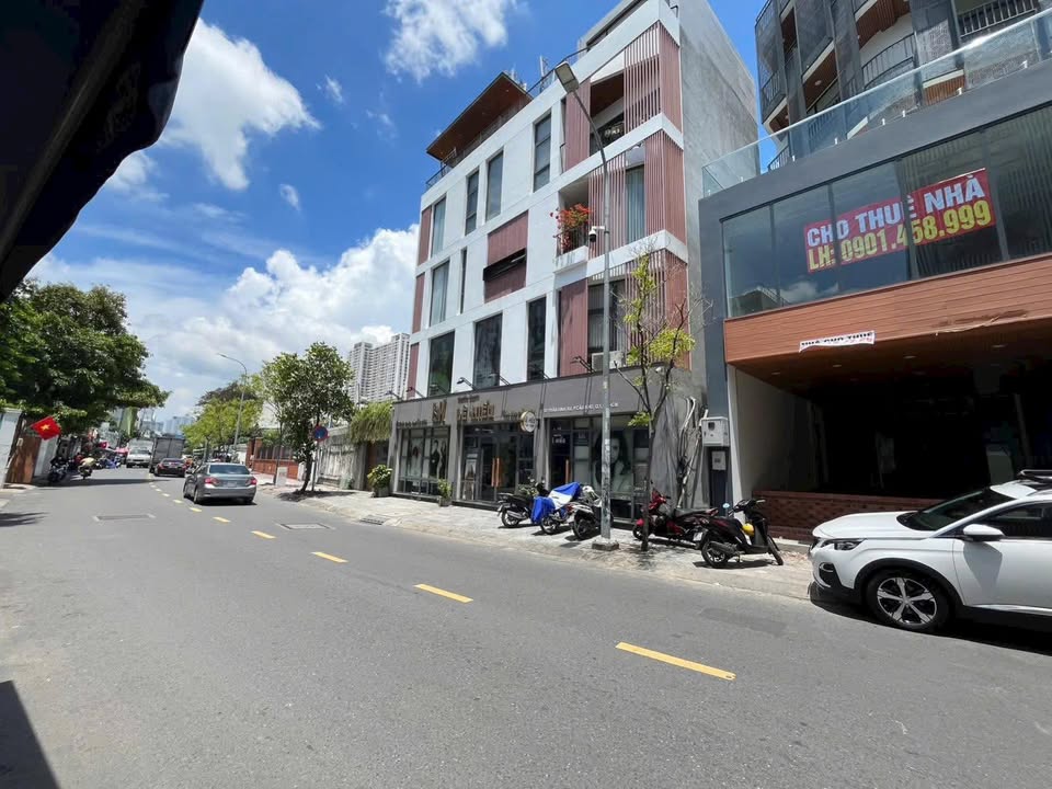 Bán tòa nhà mặt tiền 35A Trần Đình Xu, Quận 1, 148m² giá 92 tỷ - Đầu tư sinh lời cao!