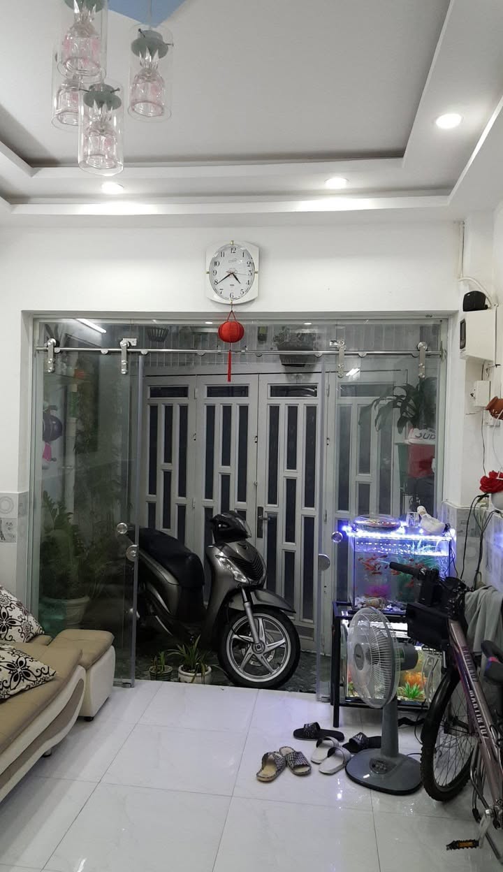 Nhà phố quận 10, Cao Thắng 33m² giá 5.9 tỷ - Đầu tư sinh lời ngay!