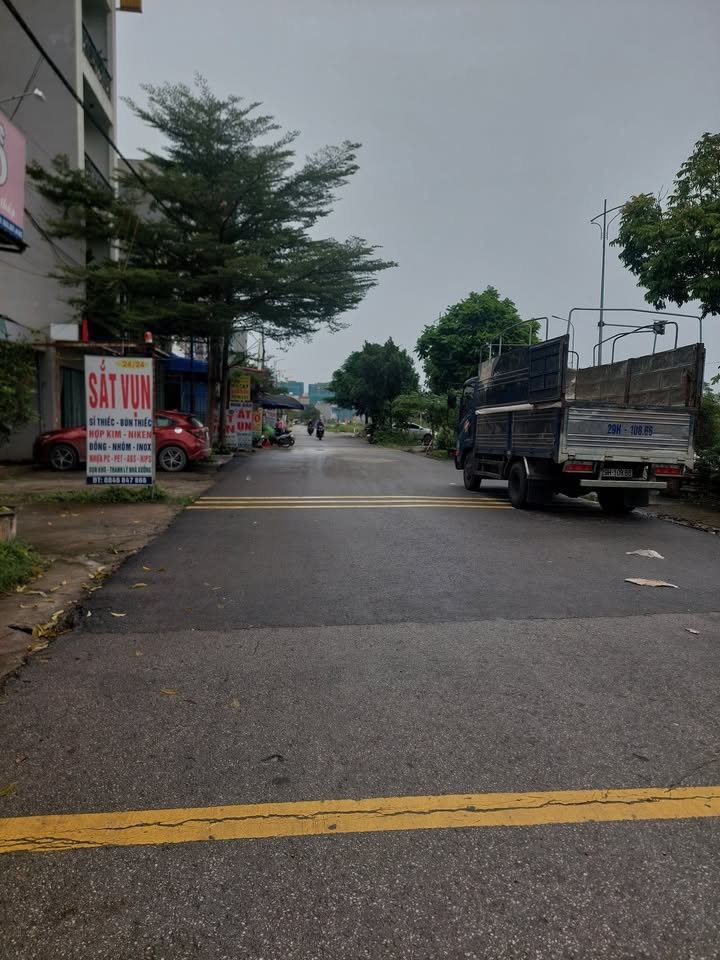 Đất dịch vụ mặt đường gom Nếnh 90m² giá 6 tỷ - Cơ hội đầu tư sinh lời!