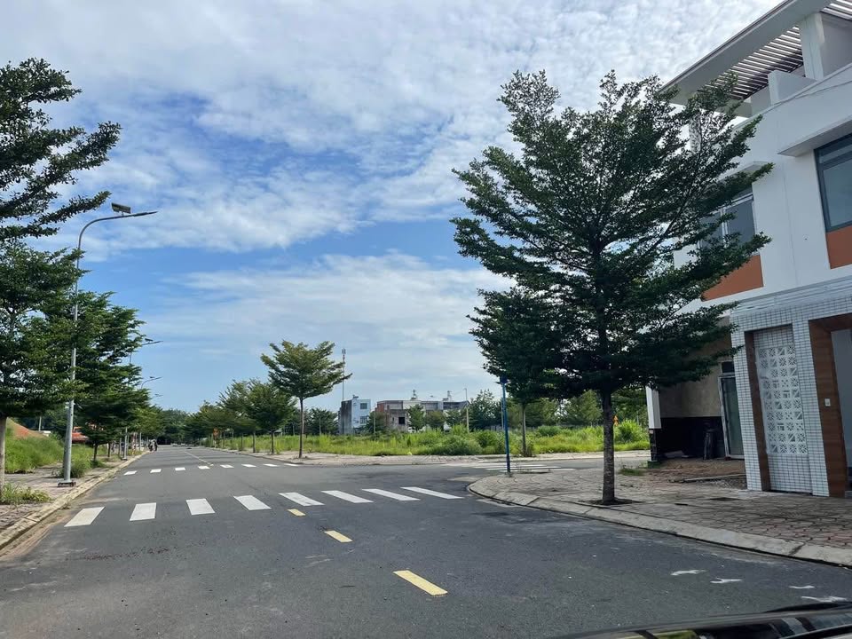 Đất nền Thới Hoà, Tân Uyên 112m² giá 1,3 tỷ - Vị trí thuận lợi gần ĐH Việt Đức!