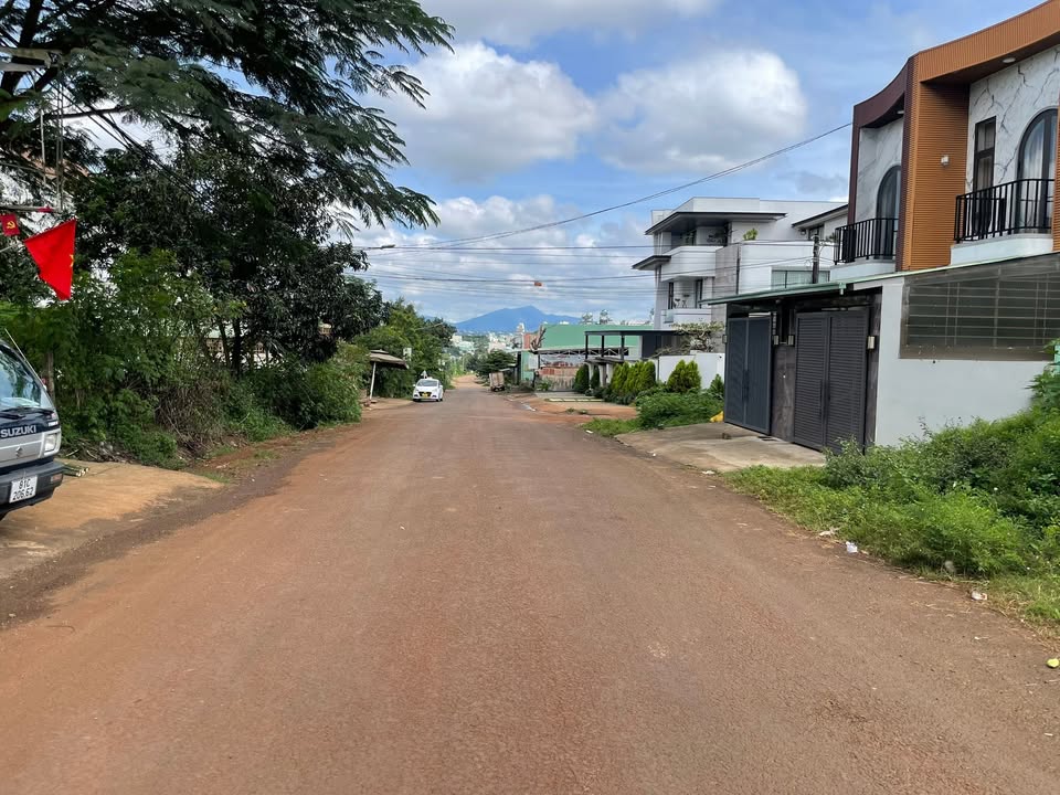 Đất thổ cư Hẻm 220 Lê Duẩn, Pleiku 215m² giá 1 tỷ - Đầu tư tiềm năng!