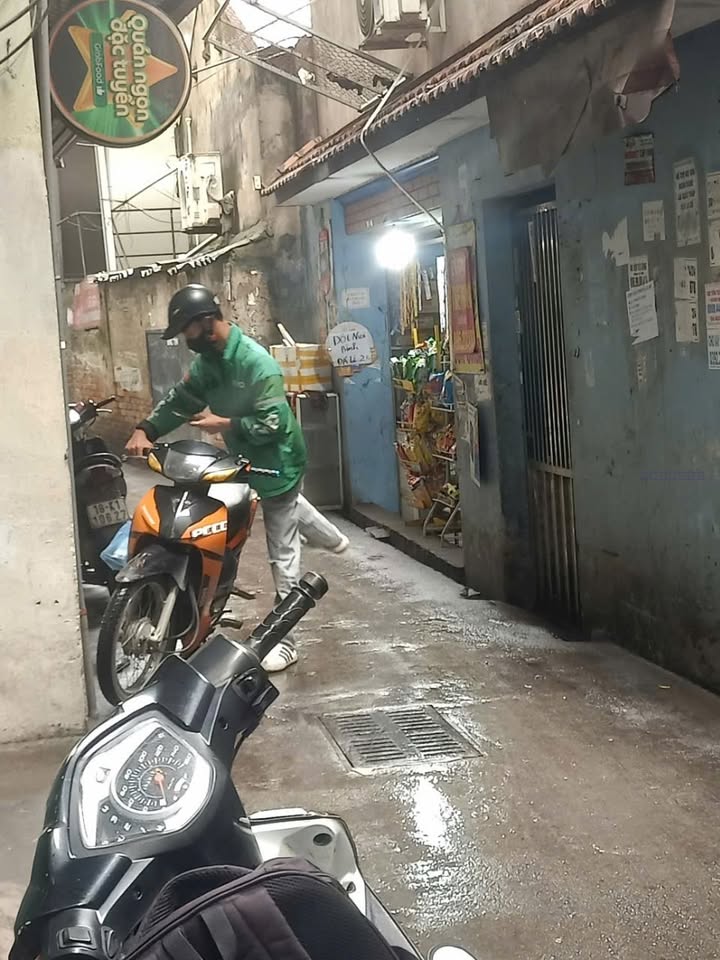 Bán đất đường Khúc Thừa Dụ, Dịch Vọng, Cầu Giấy 64m² giá 15.1 tỷ - Vị trí đắc địa, tiện nghi đầy đủ!