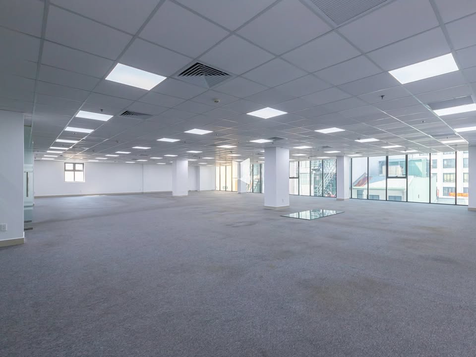 Cho thuê văn phòng hạng B tại Cầu Giấy 109m² giá chỉ từ 3.654.000 VND - Vị trí đắc địa, dịch vụ hoàn hảo!