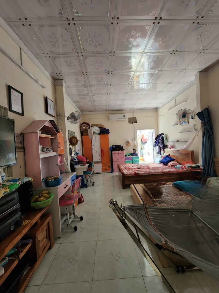 Nhà cấp 4 hẻm Tây Sơn, Quang Trung, Quy Nhơn 95m² giá chỉ 3.5 tỷ - Vị trí thuận lợi gần bến xe!