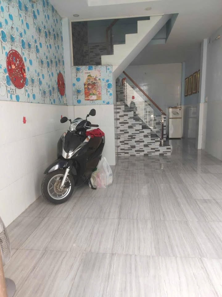 Nhà cho thuê đường Lưu Trọng Lư, Quận 7, 52m² giá 7.9 triệu - Sân để xe rộng rãi!