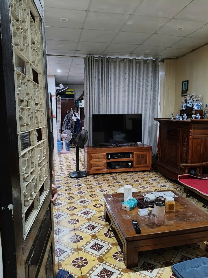 Nhà cấp 4 lô góc 52m² tại Quỳnh Lôi, Hai Bà Trưng - Giá chỉ 11 tỷ!