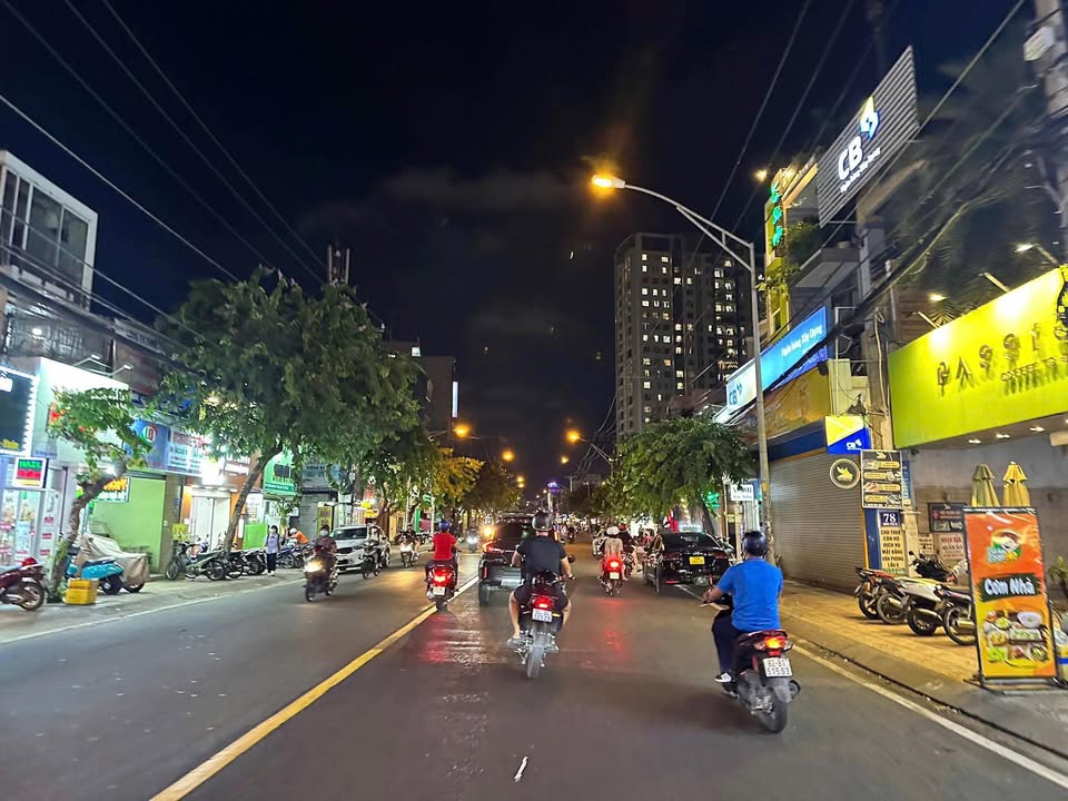 Bán nhà mặt tiền Đặng Văn Bi, Thủ Đức, 187m² giá 28.5 tỷ - Kinh doanh đỉnh cao!