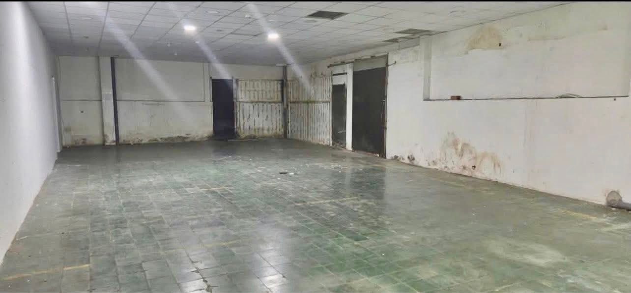 Kho hàng cho thuê tại Quận Tân Bình 400m² giá 66 triệu - Gần sân bay Tân Sơn Nhất!