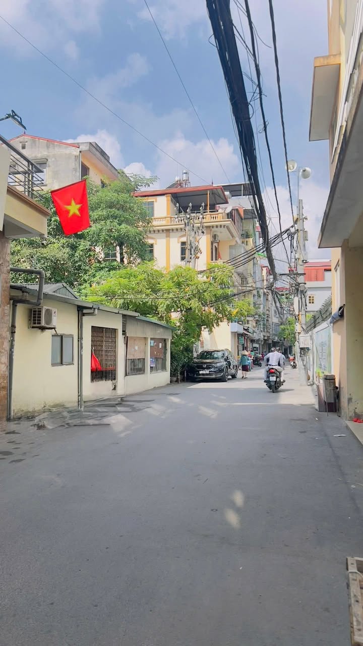 Nhà mặt ngõ ô tô Vương Thừa Vũ 110m² giá 31 tỷ - Kinh doanh đỉnh cao!