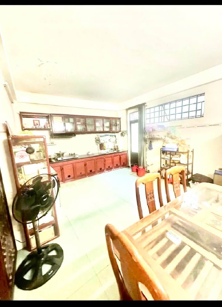 Nhà mặt tiền đường Nguyễn Khoái 102m² giá 14.5 tỷ - Vị trí kinh doanh đắc địa!