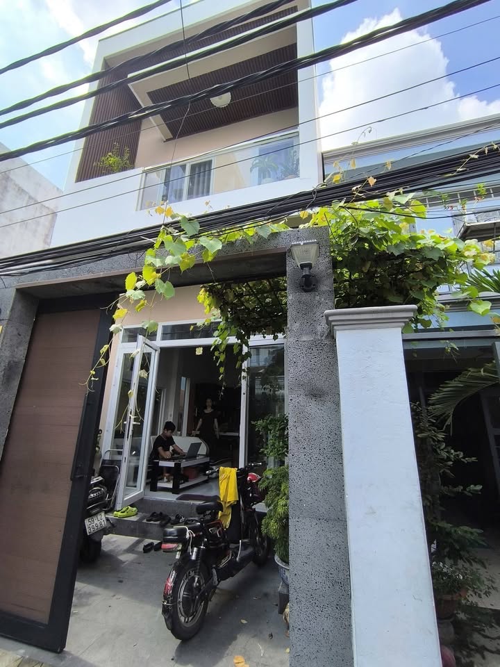 Nhà nguyên căn phường 15, quận 8 - 3 phòng ngủ, giá 15 triệu/tháng - Nhà đẹp, không thể bỏ lỡ!