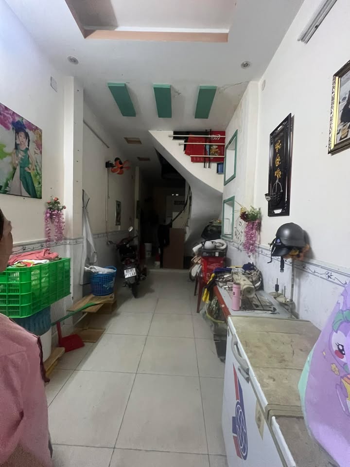 Nhà thuê nguyên căn hẻm 3m đường Âu Dương Lân, P3, Q8 - Giá chỉ 6 triệu/tháng!