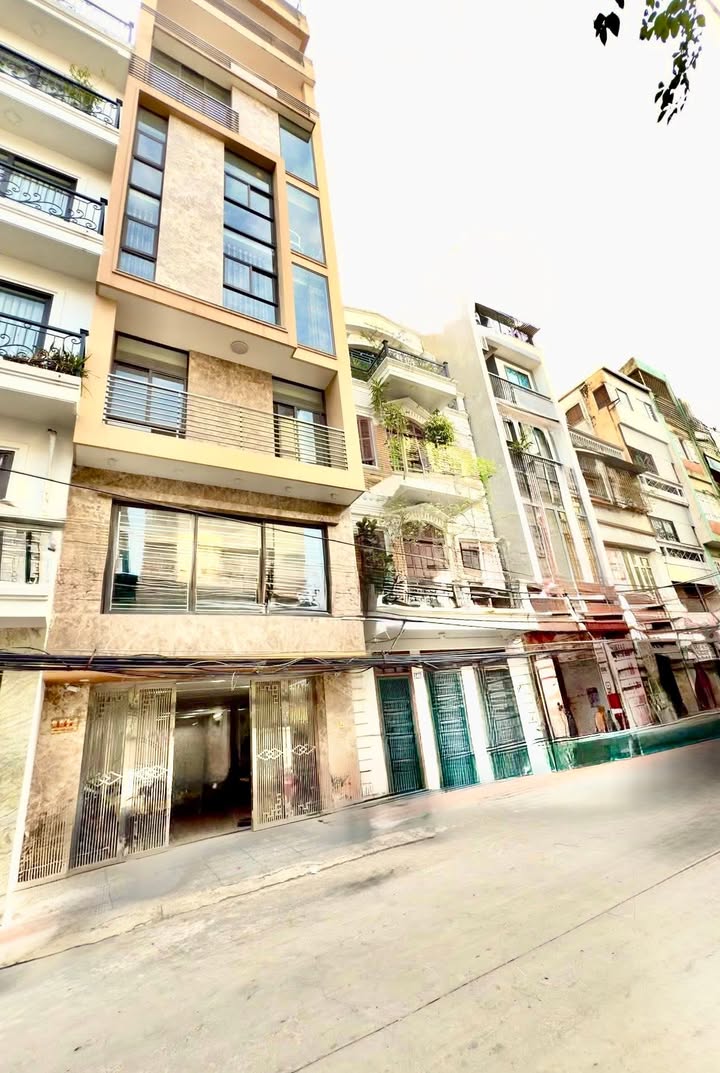 Nhà 9 tầng thang máy Thịnh Quang, Đống Đa - Giá 41 tỷ, vị trí đắc địa!