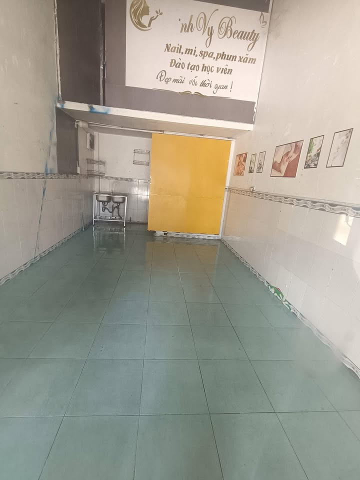 Cho thuê mặt bằng mặt tiền đường Nguyễn Thị Minh Khai, Dĩ An 5 triệu - Phù hợp kinh doanh salon tóc!