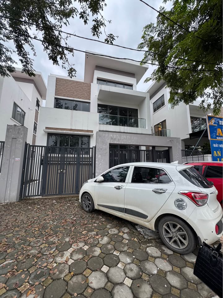 Biệt thự thô cho thuê B1.1 Bt05 Thanh Hà - Phù hợp làm văn phòng, kinh doanh!