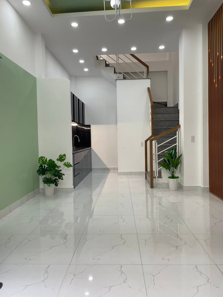 Nhà đẹp quận 8 24m² giá 5.2 tỷ - Sẵn sàng vào ở ngay!