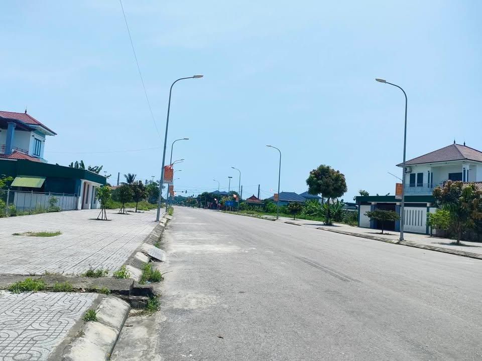 Đất mặt đường 20 Nghi Hòa, Vinh 120m² giá 3 tỷ - Đường thông thẳng ra Vinwonder!