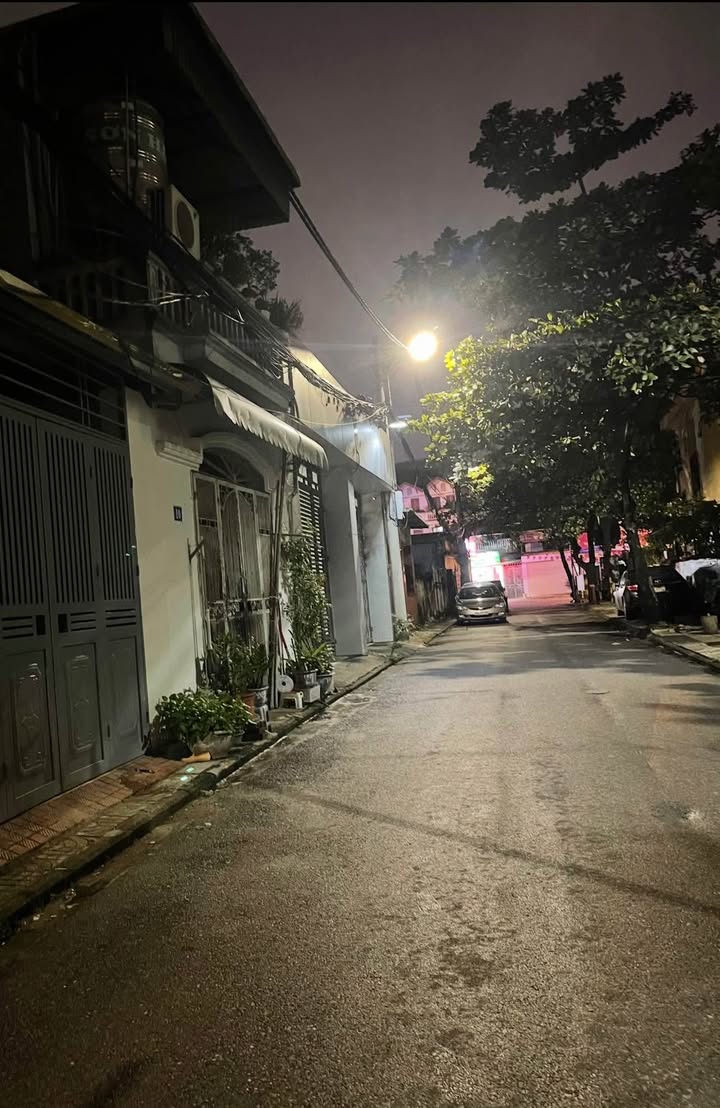 Đất nền Sài Đồng Long Biên 50m² giá 8 tỷ - Vị trí đắc địa, tiện ích đầy đủ!