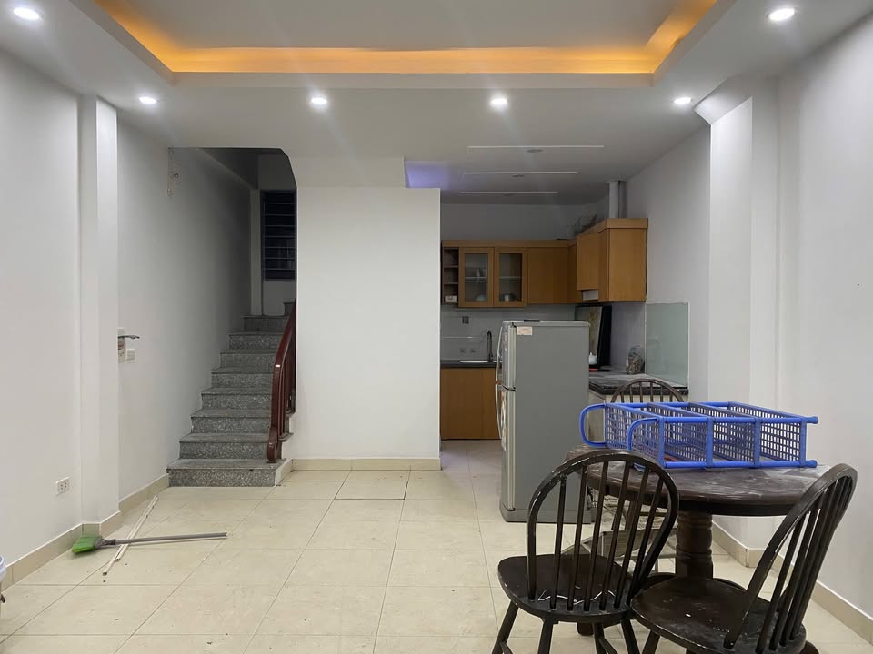 Nhà nguyên căn 4 tầng tại Yên Nghĩa, Hà Đông - 4 phòng ngủ, chỉ 6,5 triệu/tháng!