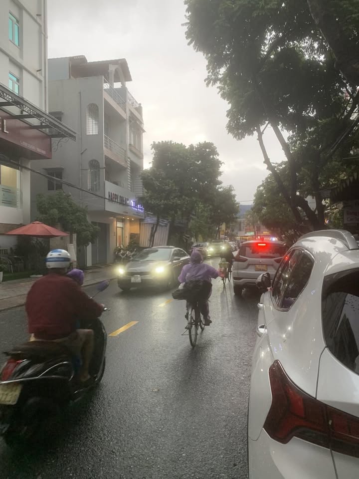 FrontHouse Nguyễn Du Hải Châu 63m² giá 15.2 tỷ - Mặt tiền sầm uất, kinh doanh thuận lợi!