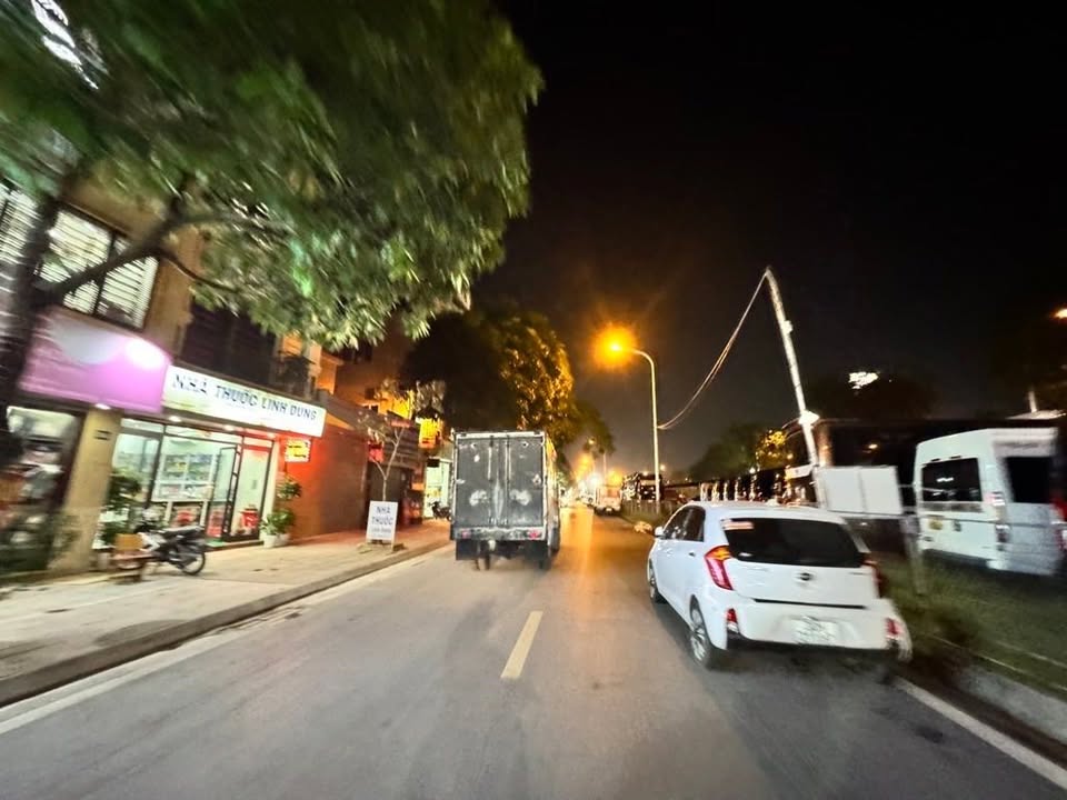 Mặt phố Cổ Linh, Long Biên 151m² giá 46.5 tỷ - Kinh doanh đỉnh cao!