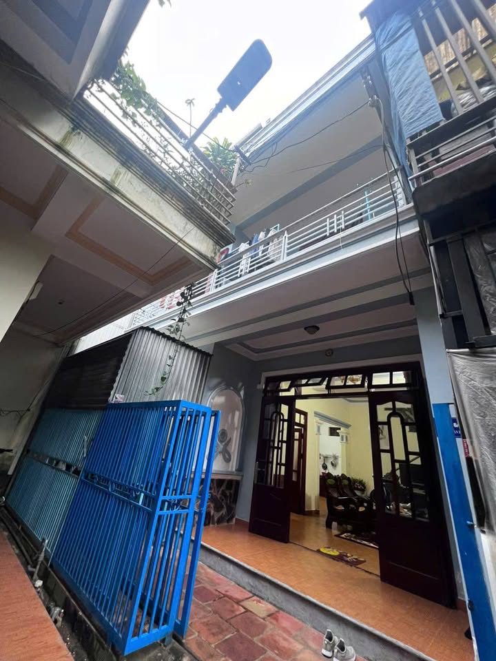 Nhà phố Đà Lạt 70m² giá chỉ 2.8 tỷ - Chủ cần bán gấp, nội thất đầy đủ!