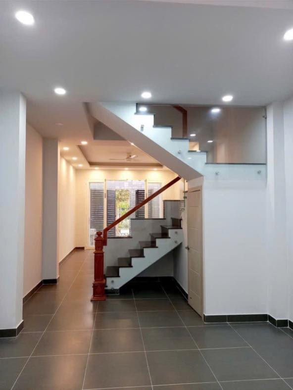 Nhà mặt phố Huỳnh Tấn Phát, Q7 - 70m² giá 12 tỷ - Kinh doanh thuận lợi!