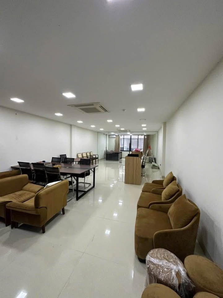 Sàn văn phòng cho thuê tại Trung Kính - Cầu Giấy 100m² - Full nội thất tiện nghi