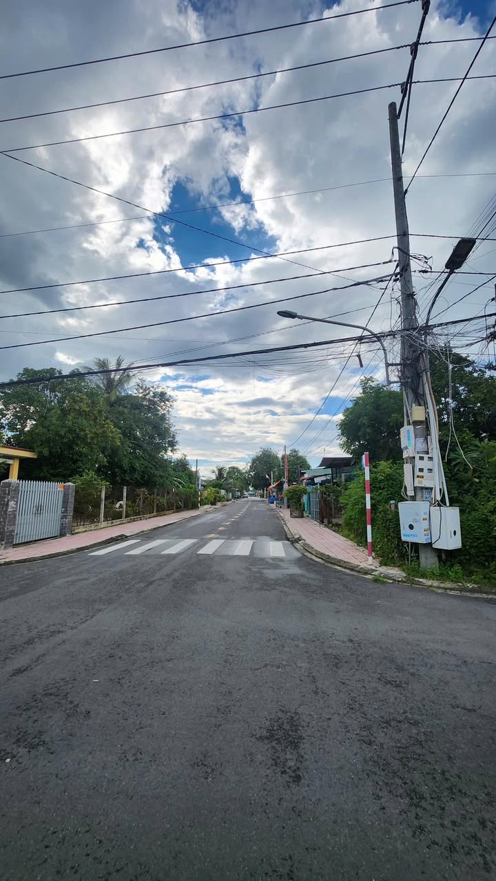 Đất nền 2 mặt tiền Hẻm 83 Cách Mạng Tháng 8, Hiệp Ninh 261m² giá 3.3 tỷ - Tiềm năng kinh doanh lớn!