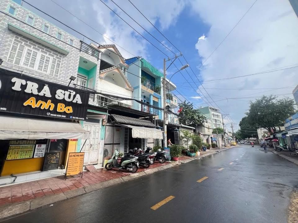 Nhà mặt tiền đường Hồ Bá Phấn, Phước Long A, 58m², giá 13 tỷ - Sổ hồng riêng, hoàn công đầy đủ!