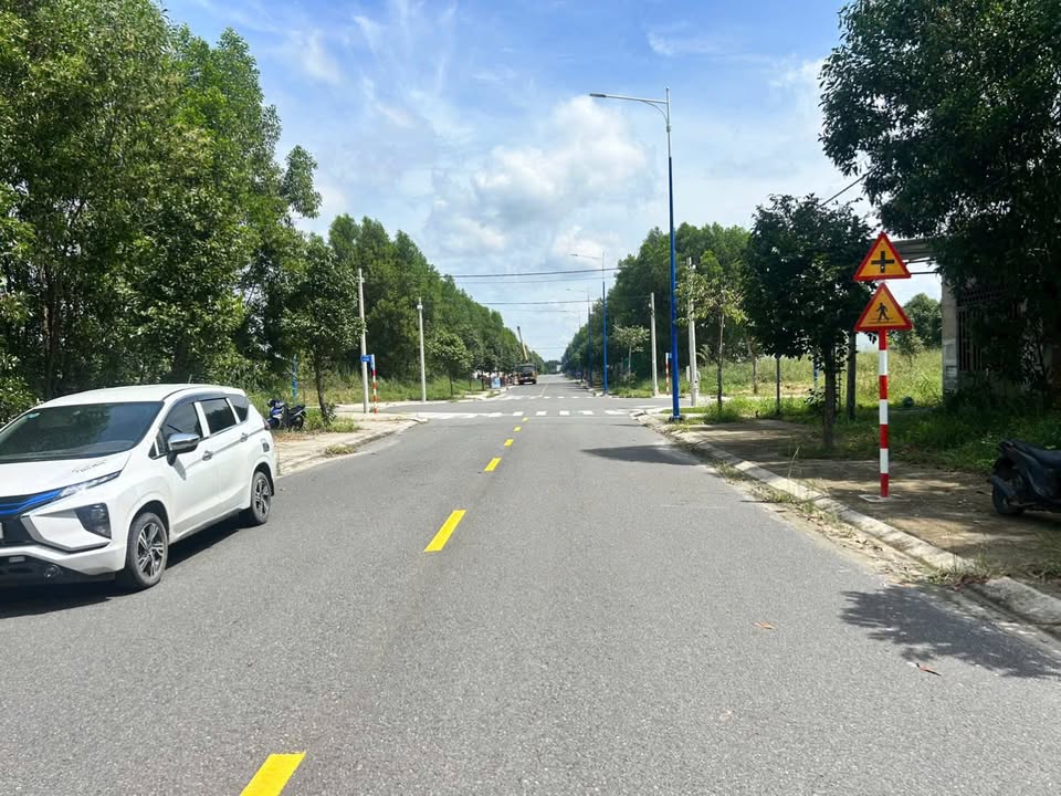 Đất nền Becamex Giai Đoạn 2, Chơn Thành 150m² giá 1,05 tỷ - Vị trí đắc địa gần chợ và trường học!