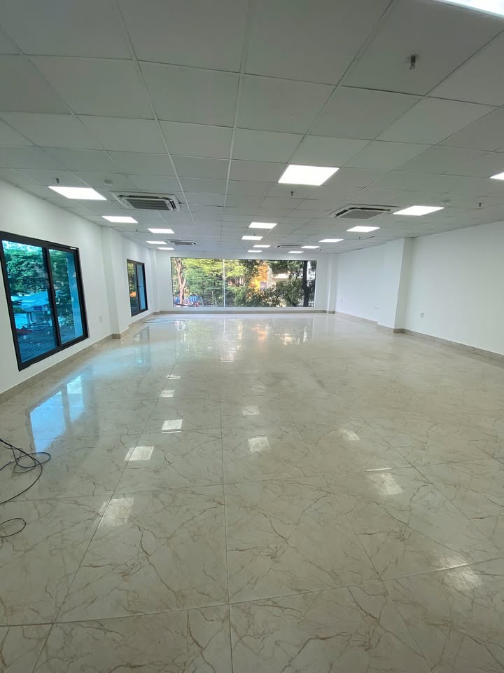 Cho thuê văn phòng 120m² tại Mễ Trì, Nam Từ Liêm - Không gian làm việc lý tưởng!