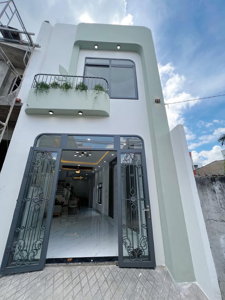 Nhà 1 Trệt 1 Lầu Hố Nai 64m² giá 2.699 tỷ - Không gian mở hiện đại và sân vườn chill!