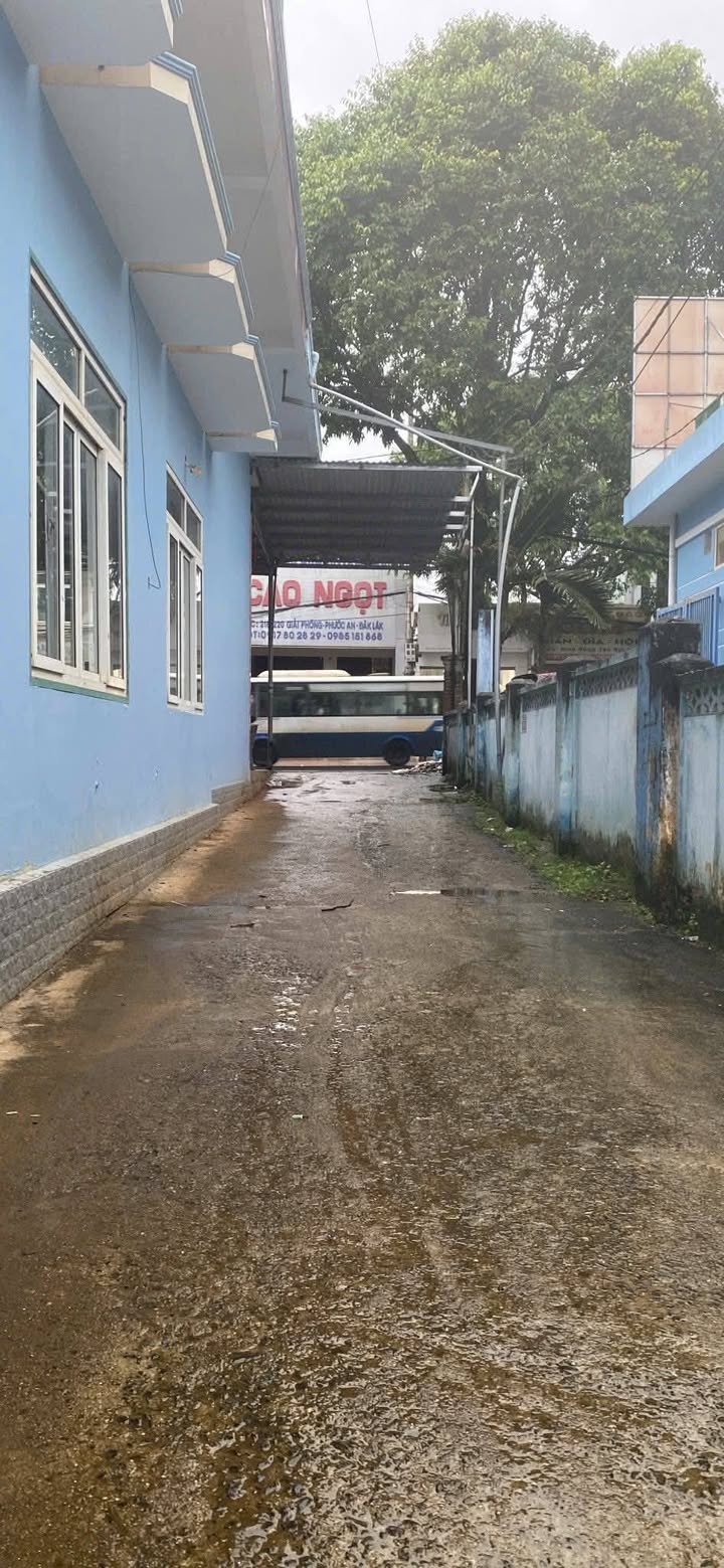 Nhà bán Phước An, Krông Pắc 100m² giá 2.7 tỷ - Gần chợ, tiện đi lại!