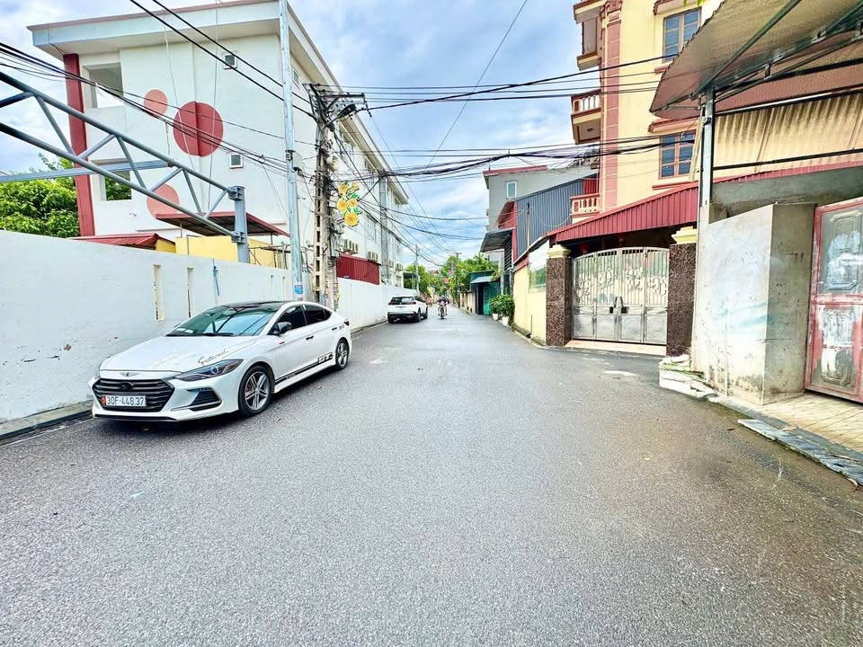 Nhà 3 tầng 97m² tại Cổ Loa, Đông Anh - Lô góc 2 mặt tiền - Giá chỉ 9.4 tỷ!