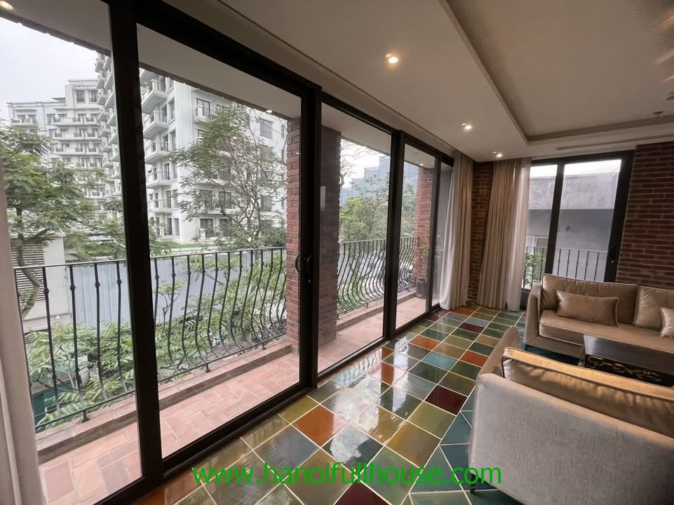 Căn hộ 4 phòng ngủ tại Tây Hồ 200m² giá 60 triệu - Hiện đại, đầy đủ nội thất!