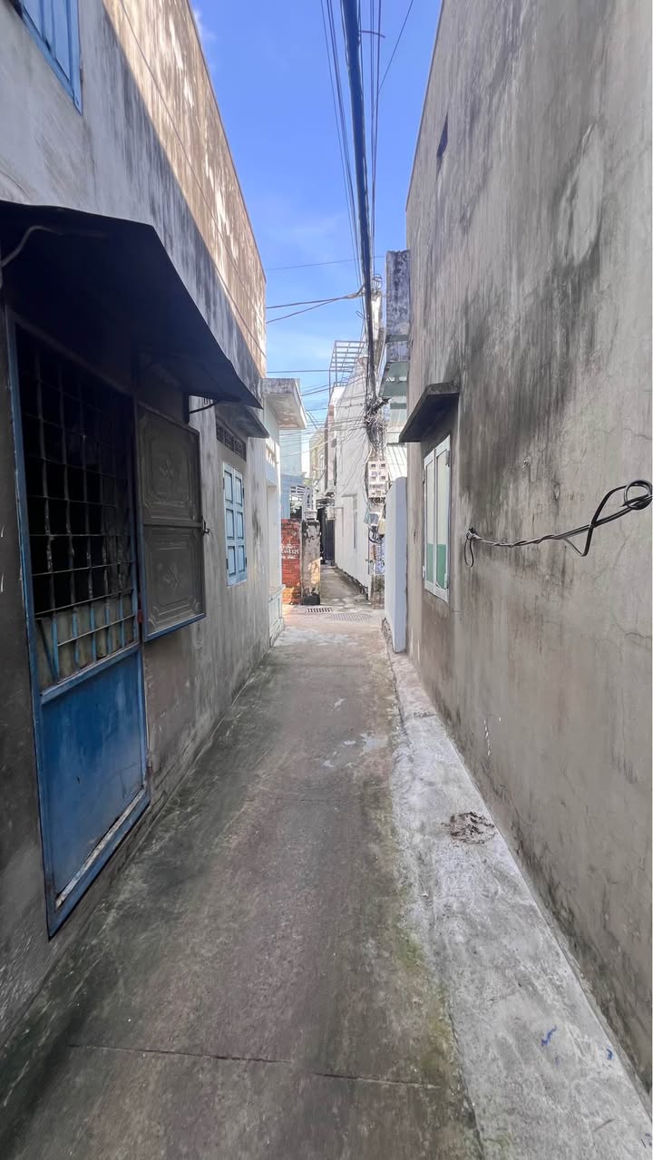 Nhà 2 tầng hẻm Hoàng Văn Thụ 40m² giá 2.55 tỷ - Sổ đỏ chính chủ!