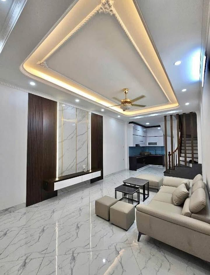 Nhà mặt phố Dương Quảng Hàm Cầu Giấy 33m² giá 7 tỷ - Sổ đỏ chính chủ!