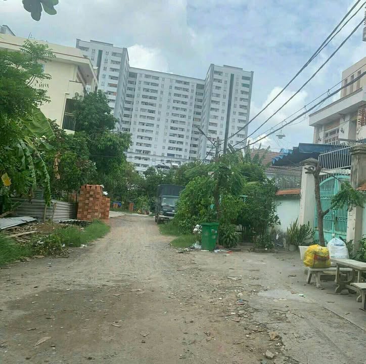 Nhà phố Hoàng Ngân, Quận 8, 320m² giá 21.5 tỷ - Biệt thự sang trọng, an ninh tuyệt đối!