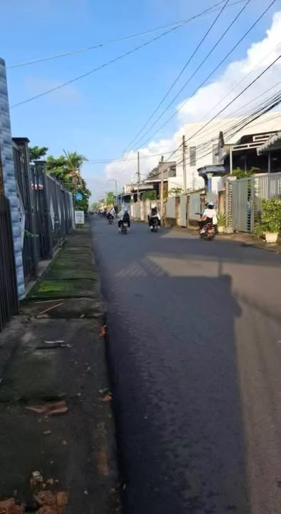 Nhà mặt tiền Tân Yên, Gia Tân 3, 149m² giá 2 tỷ - Thích hợp kinh doanh đa ngành nghề!