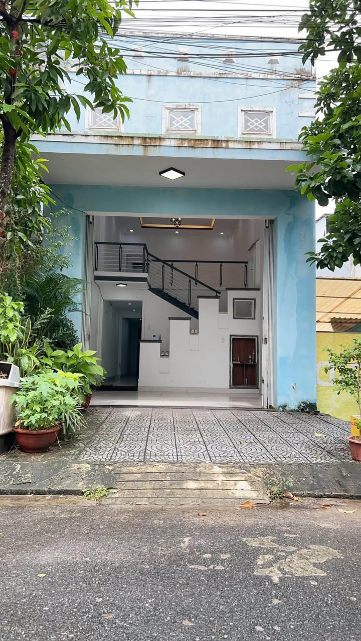 Nhà gác lửng mặt tiền Nguyễn Huy Tự - Hòa Minh 70m² giá 5.49 tỷ - Tiện nghi đầy đủ!